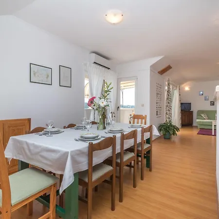 Apartment Vojin Trogir